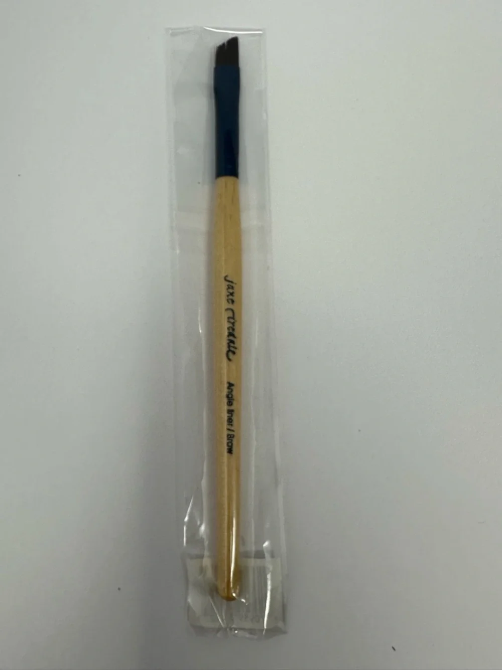 New!! Jane Iredale Angle Liner Brow Brush Sealed! A4